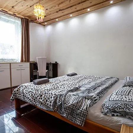 Apartment House 펜션 Liptovský Hrádok